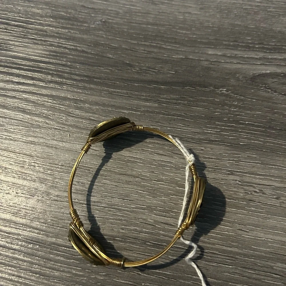 N/A elegant gold